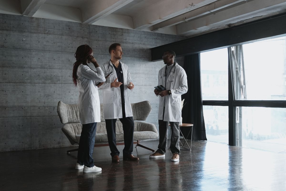 Physicians talking in a clinic